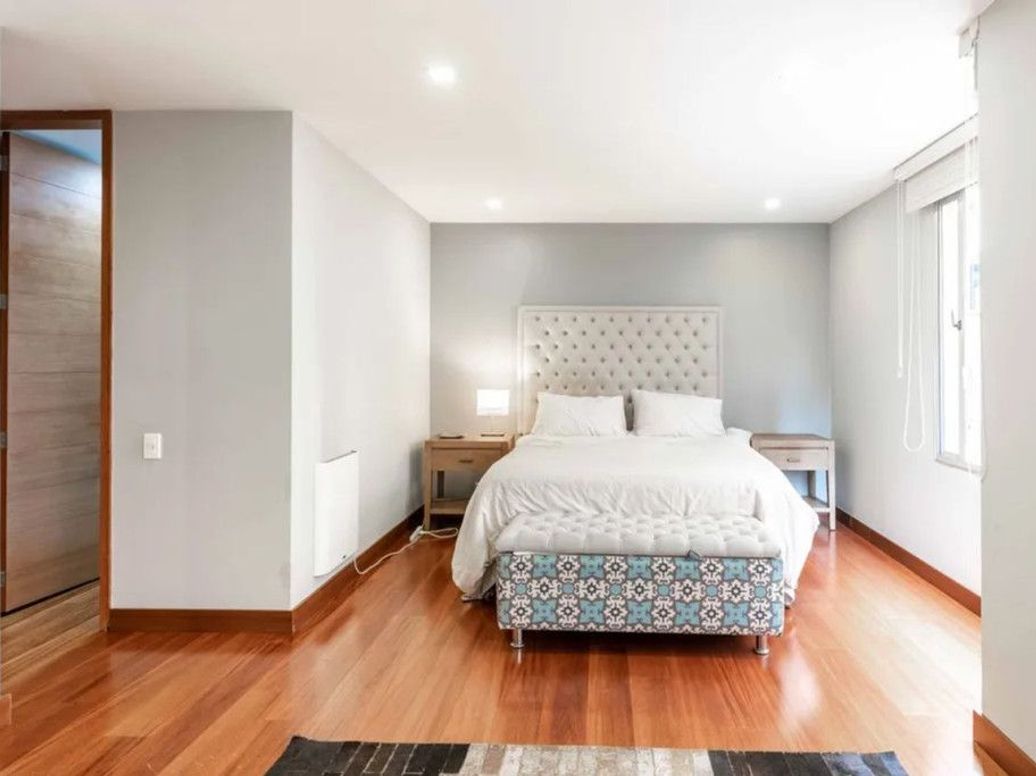 Apartamento de 2 alcobas en venta en Los Rosales, Bogotá, 142 m² · foto 17 de 19