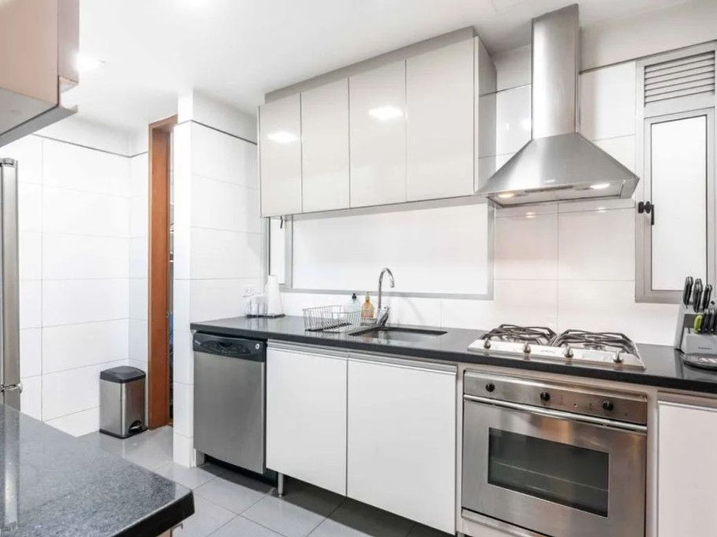 Apartamento de 2 alcobas en venta en Los Rosales, Bogotá, 142 m² · foto 11 de 19