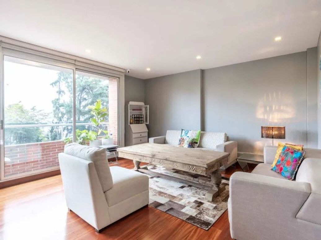 Apartamento de 2 alcobas en venta en Los Rosales, Bogotá, 142 m² · foto 3 de 19