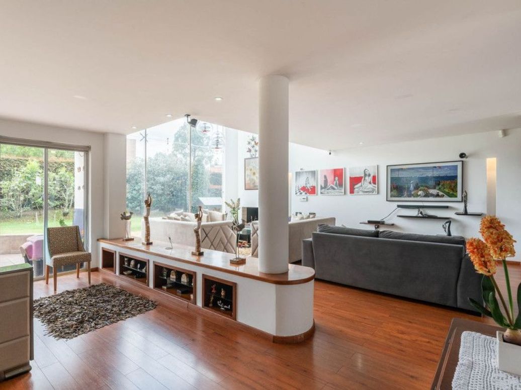 Casa de 5 alcobas en venta en Casa Blanca, Bogotá, 422 m² · foto 11 de 20