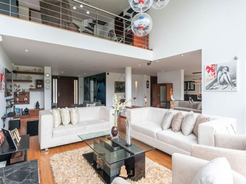 Casa de 5 alcobas en venta en Casa Blanca, Bogotá, 422 m² · foto 3 de 20