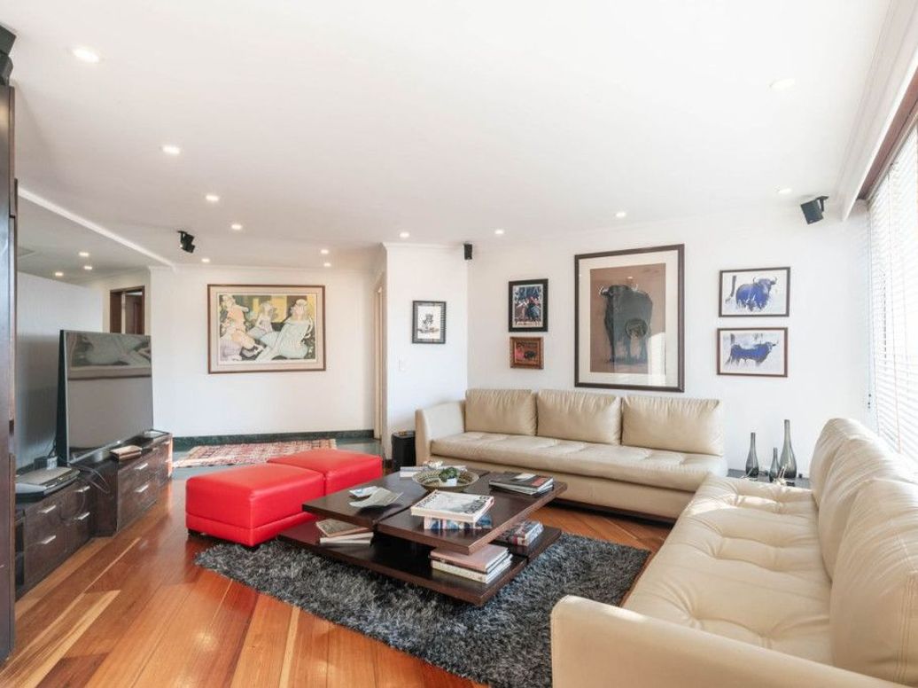 Apartamento de 3 alcobas en venta en Bellavista, Bogotá, 341 m² · foto 3 de 20