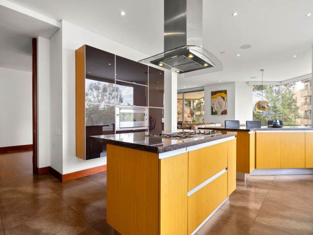 Apartamento de 3 alcobas en venta en Niza Suba, Bogotá, 274 m² · foto 3 de 20