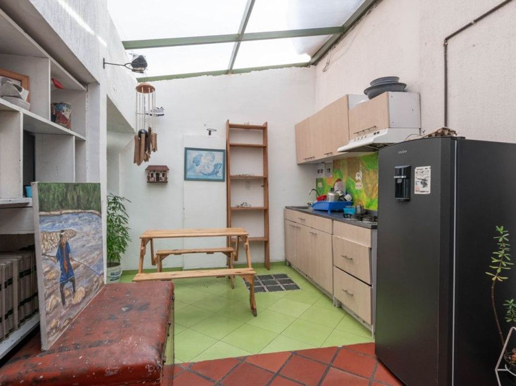 Casa de 12 alcobas en venta en La Concordia, Bogotá, 375 m² · foto 3 de 20