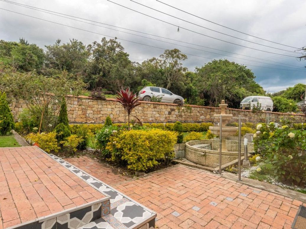 Casa de 7 alcobas en arriendo en Las Mercedes Suba, Bogotá · foto 9 de 20