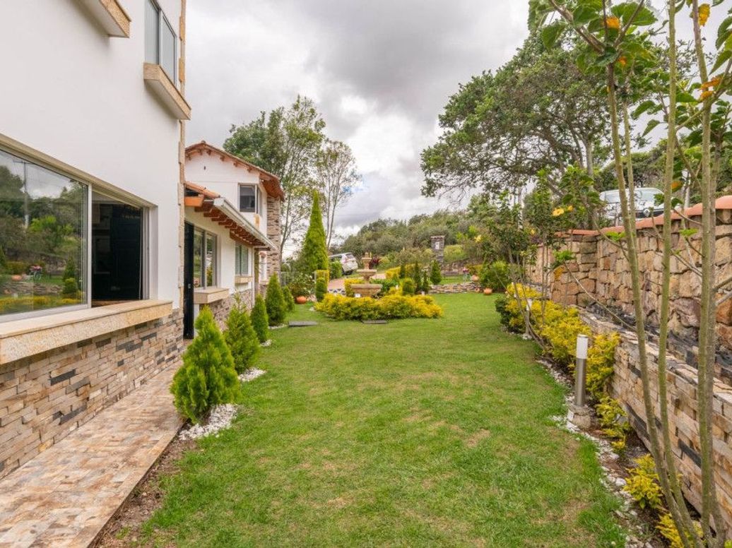 Casa de 7 alcobas en arriendo en Las Mercedes Suba, Bogotá · foto 5 de 20