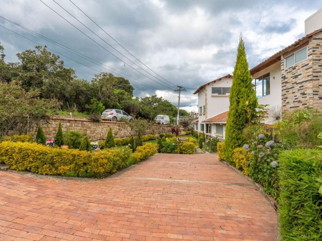 Casa de 7 alcobas en arriendo en Las Mercedes Suba, Bogotá · foto 4 de 20