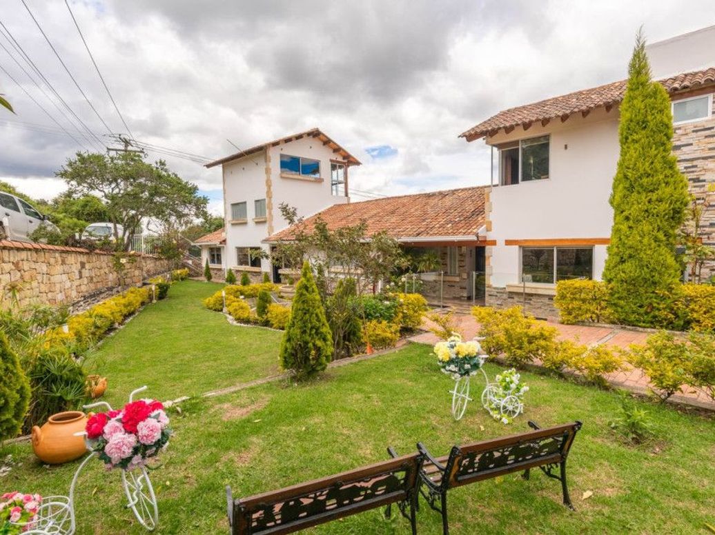 Casa de 7 alcobas en arriendo en Las Mercedes Suba, Bogotá · foto 3 de 20