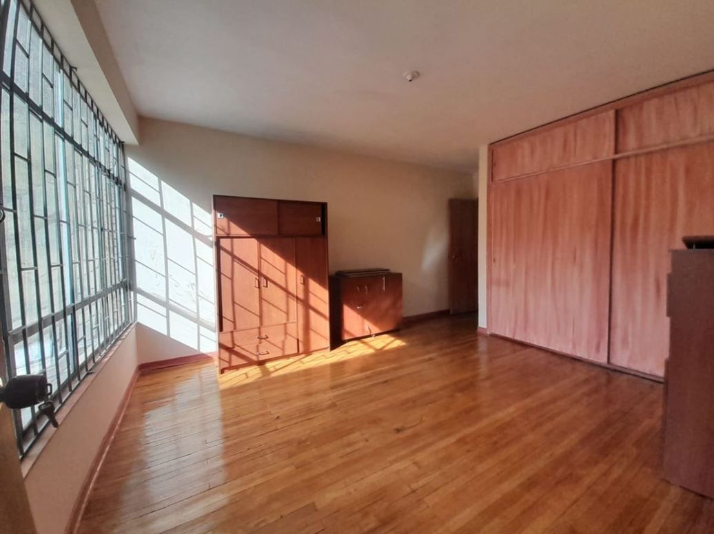 Casa de 8 alcobas en venta en Teusaquillo, Bogotá, 750 m² · foto 8 de 20