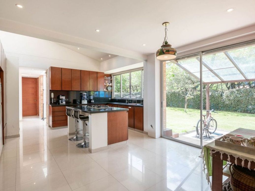 Casa de 4 alcobas en venta en Casa Blanca, Bogotá, 330 m² · foto 9 de 20