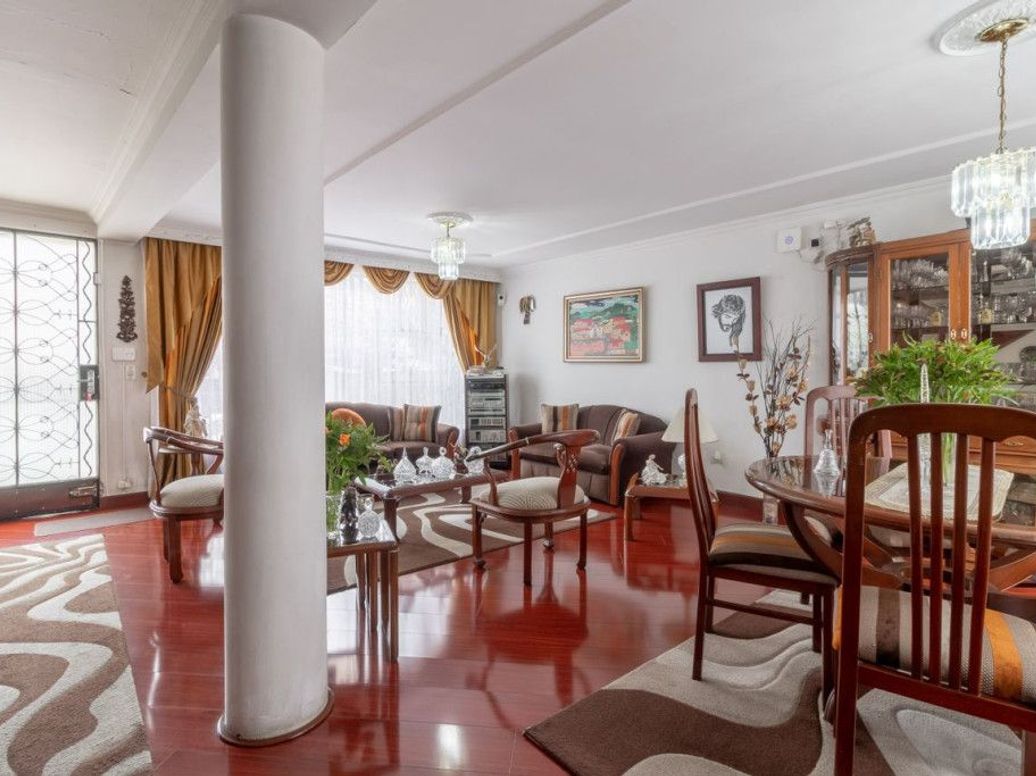 Casa de 3 alcobas en venta en Las Américas, Bogotá, 210 m² · foto 3 de 20