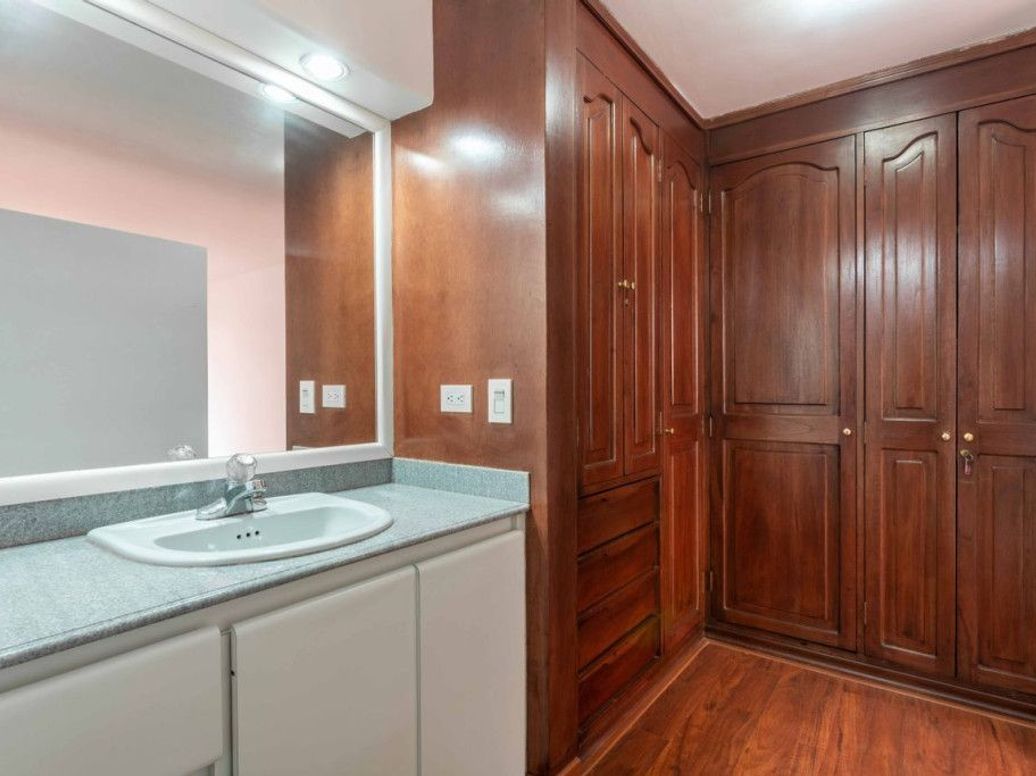 Apartamento de 4 alcobas en venta en Chico Norte Et. Iii, Bogotá, 170 m² · foto 13 de 20