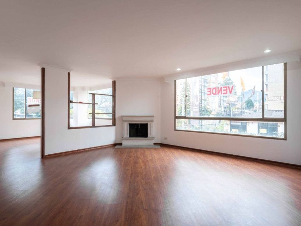 Apartamento de 4 alcobas en venta en Chico Norte Et. Iii, Bogotá, 170 m² · foto 2 de 20