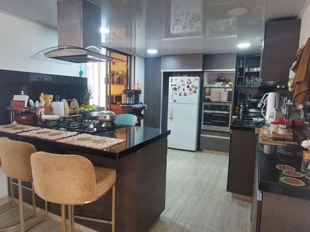 Casa de 3 alcobas en venta en Los Andes, Bogotá, 200 m² · foto 8 de 18