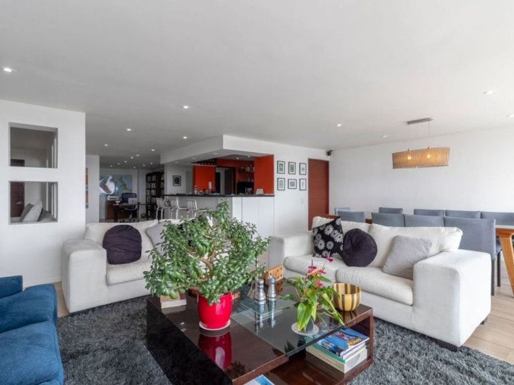 Apartamento de 2 alcobas en venta en El Refugio, Bogotá, 213 m² · foto 3 de 20
