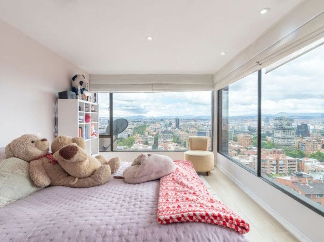 Apartamento de 2 alcobas en venta en El Refugio, Bogotá, 213 m² · foto 18 de 20