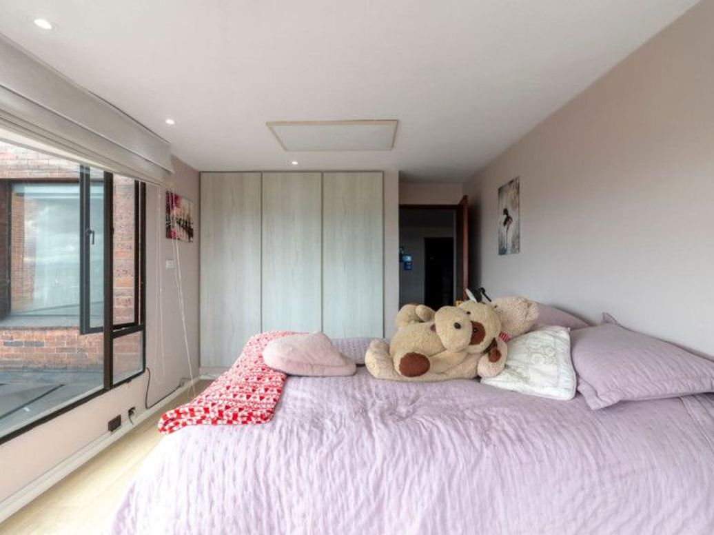 Apartamento de 2 alcobas en venta en El Refugio, Bogotá, 213 m² · foto 17 de 20