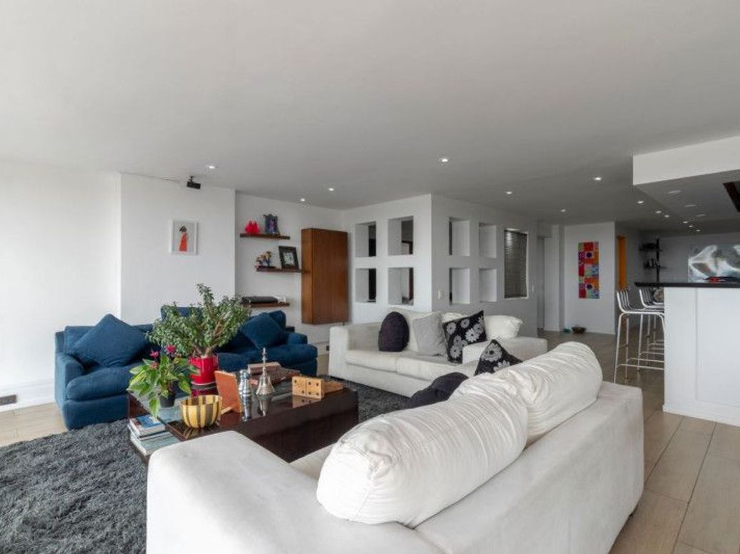Apartamento de 2 alcobas en venta en El Refugio, Bogotá, 213 m² · foto 4 de 20