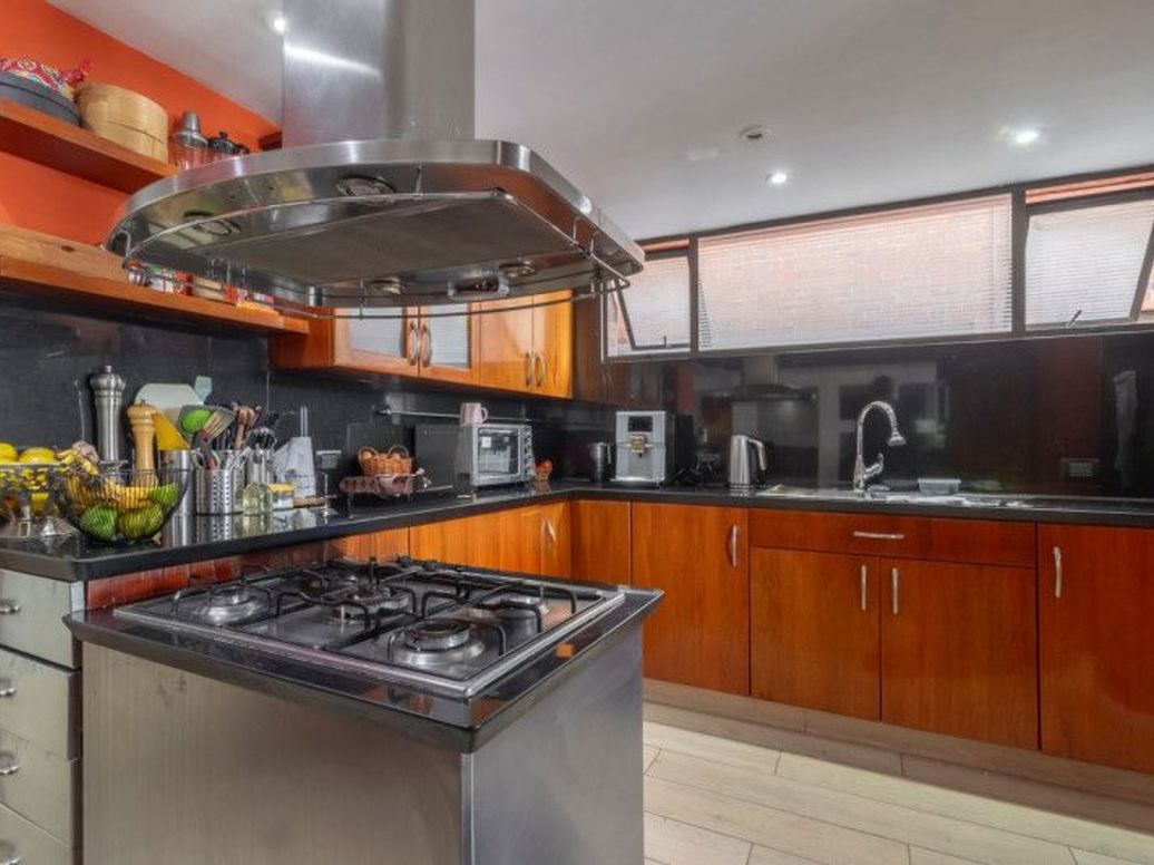 Apartamento de 2 alcobas en venta en El Refugio, Bogotá, 213 m² · foto 10 de 20