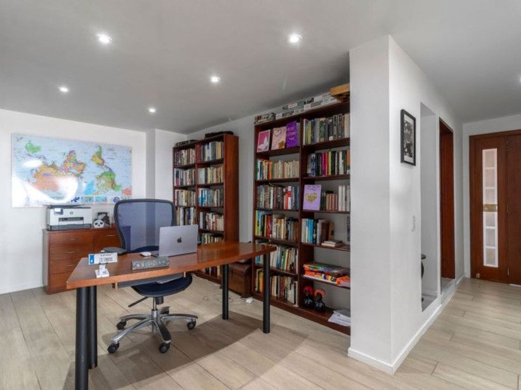 Apartamento de 2 alcobas en venta en El Refugio, Bogotá, 213 m² · foto 9 de 20