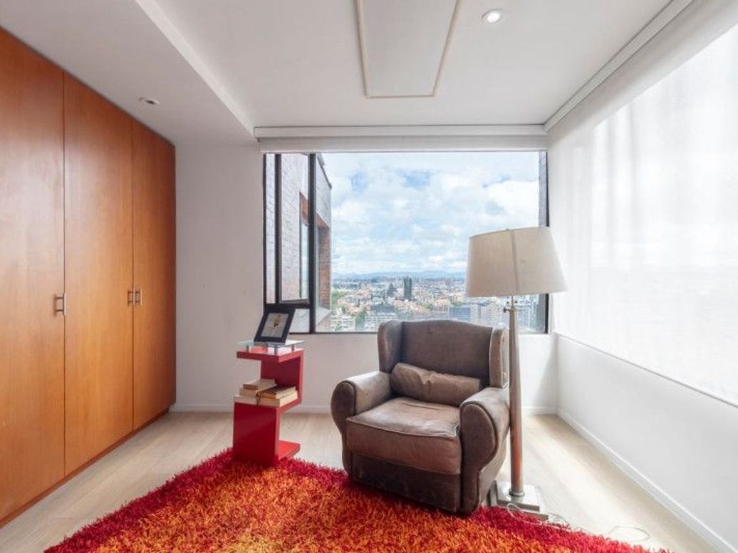 Apartamento de 2 alcobas en venta en El Refugio, Bogotá, 213 m² · foto 19 de 20