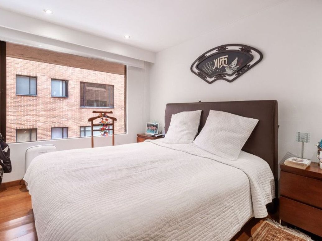 Apartamento de 3 alcobas en venta en Los Rosales, Bogotá, 168 m² · foto 10 de 18