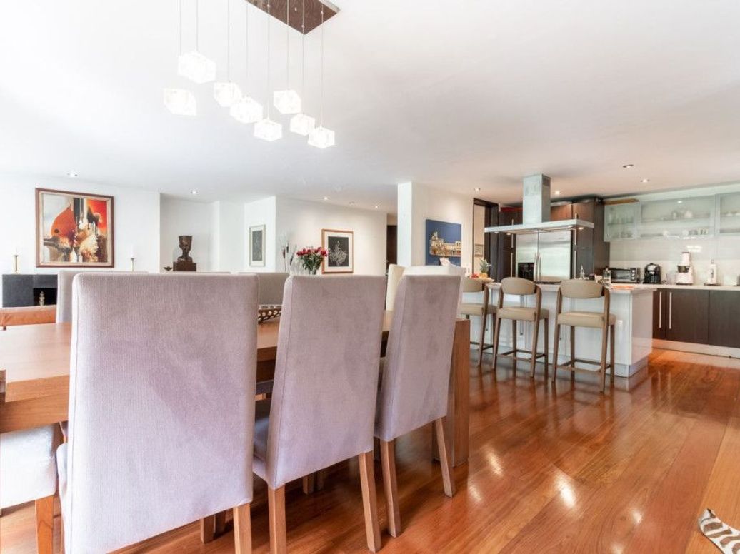 Apartamento de 3 alcobas en venta en Los Rosales, Bogotá, 168 m² · foto 4 de 18