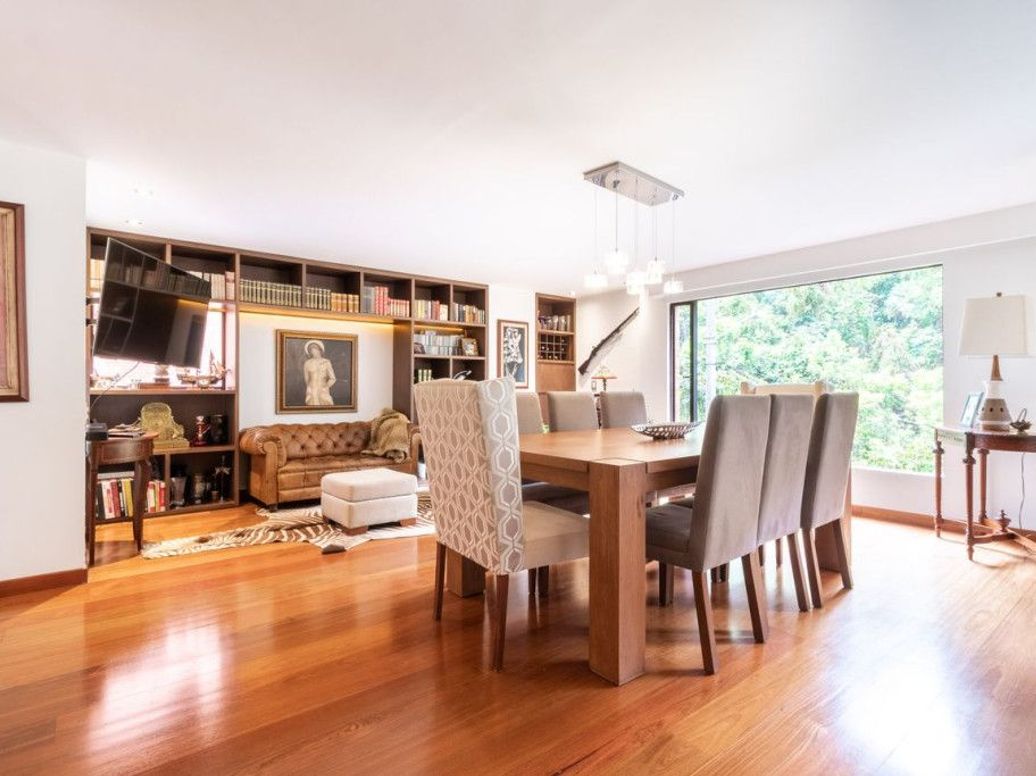 Apartamento de 3 alcobas en venta en Los Rosales, Bogotá, 168 m² · foto 2 de 18