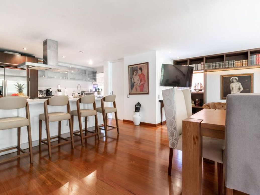 Apartamento de 3 alcobas en venta en Los Rosales, Bogotá, 168 m² · foto 3 de 18