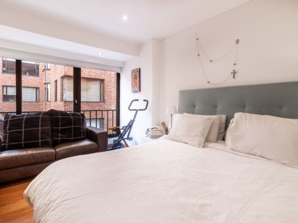 Apartamento de 3 alcobas en venta en Los Rosales, Bogotá, 168 m² · foto 16 de 18