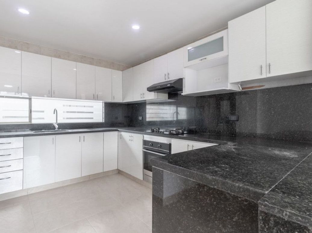Apartamento de 4 alcobas en venta en Lisboa, Bogotá, 260 m² · foto 7 de 20