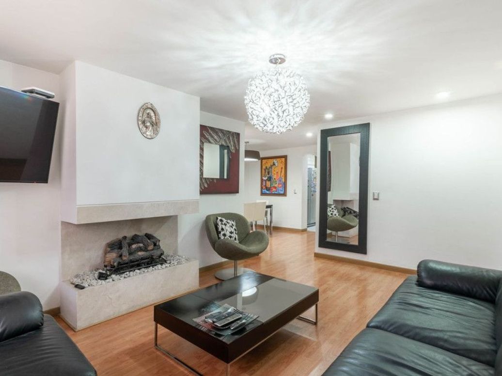 Casa de 5 alcobas en venta en Caobos Salazar, Bogotá, 240 m² · foto 3 de 20