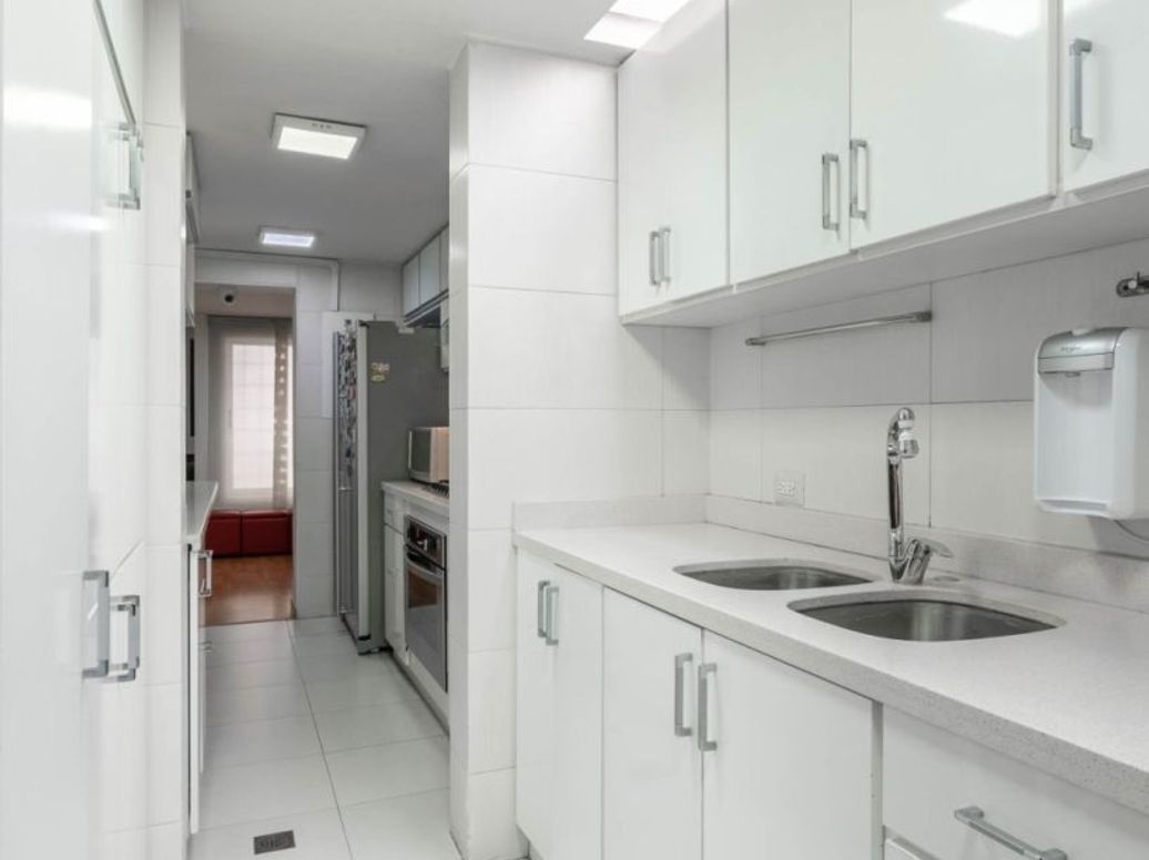 Casa de 5 alcobas en venta en Caobos Salazar, Bogotá, 240 m² · foto 7 de 20