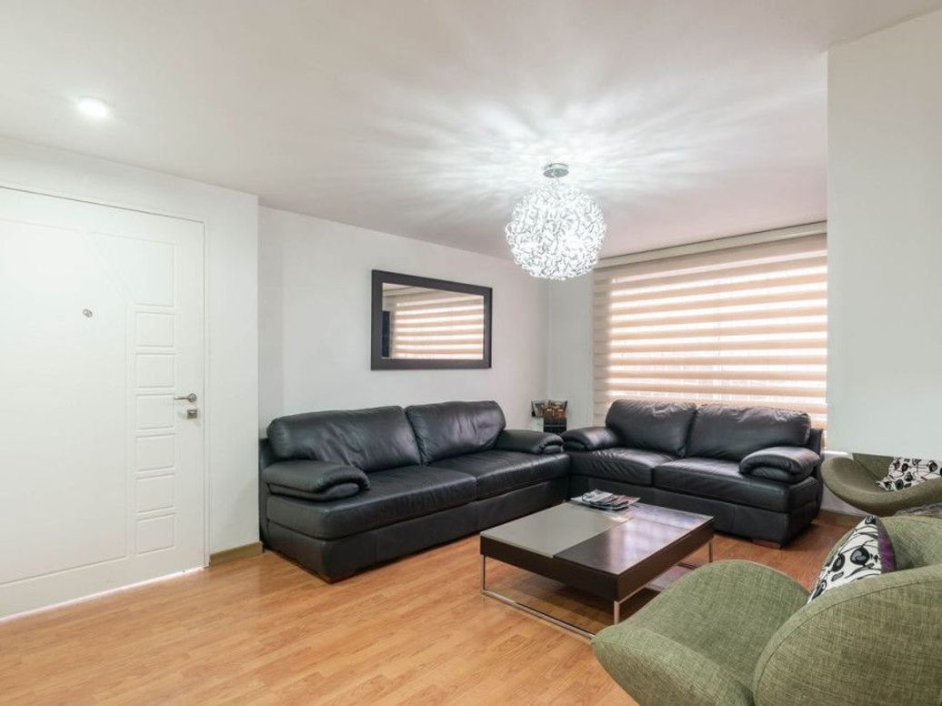Casa de 5 alcobas en venta en Caobos Salazar, Bogotá, 240 m² · foto 9 de 20