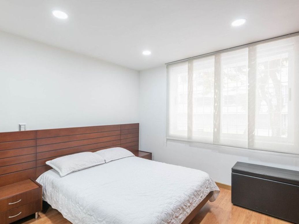Casa de 5 alcobas en venta en Caobos Salazar, Bogotá, 240 m² · foto 14 de 20