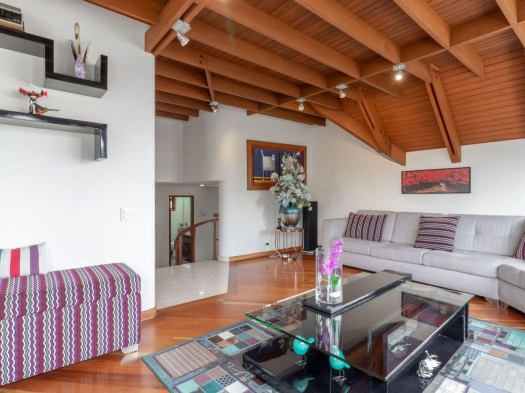 Casa de 4 alcobas en venta en La Gaitana, Bogotá, 278 m² · foto 9 de 20