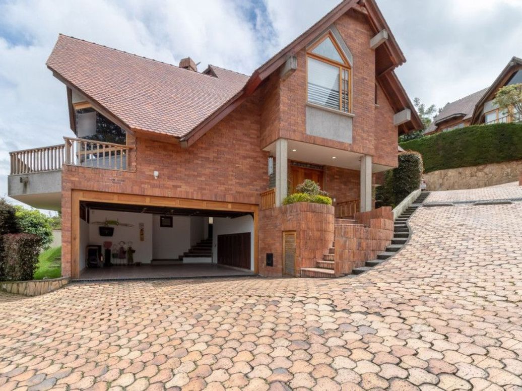 Casa de 4 alcobas en venta en La Gaitana, Bogotá, 278 m² · foto 2 de 20