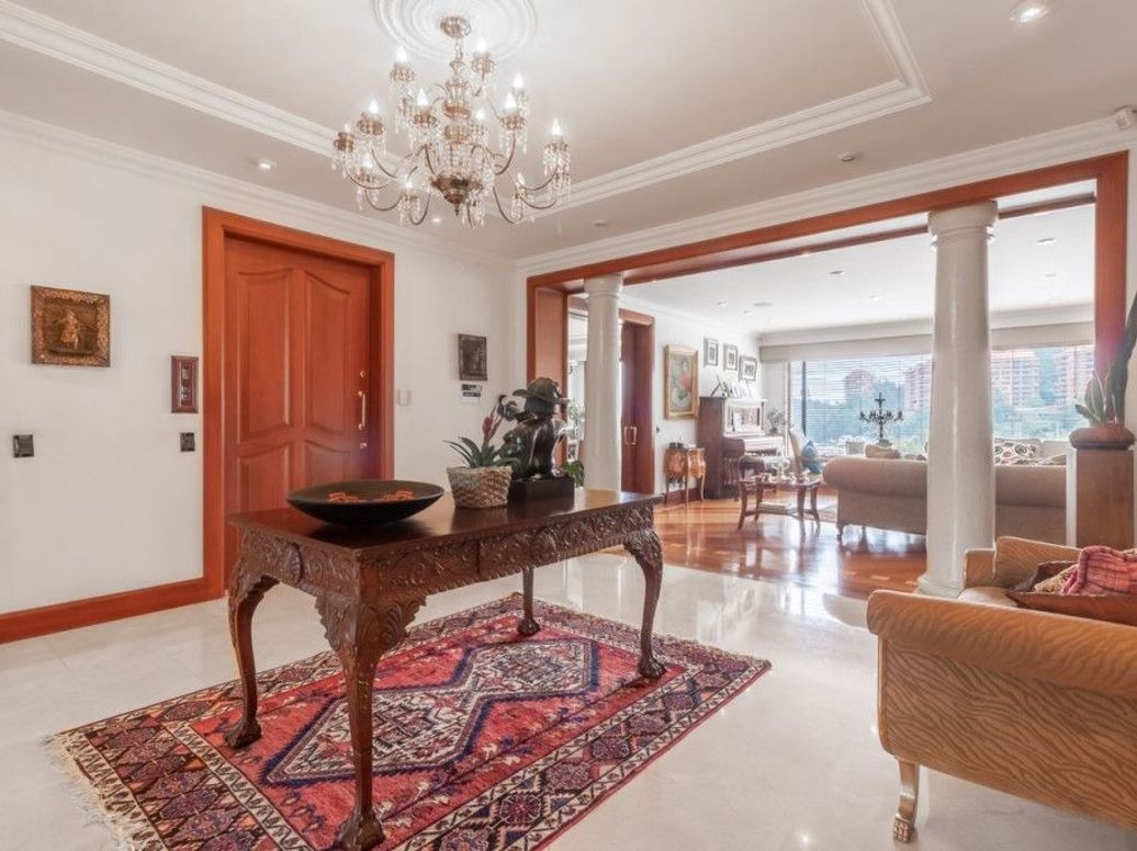 Apartamento de 4 alcobas en arriendo en Cerros De Santa Barbara, Bogotá, 495 m² · foto 3 de 20