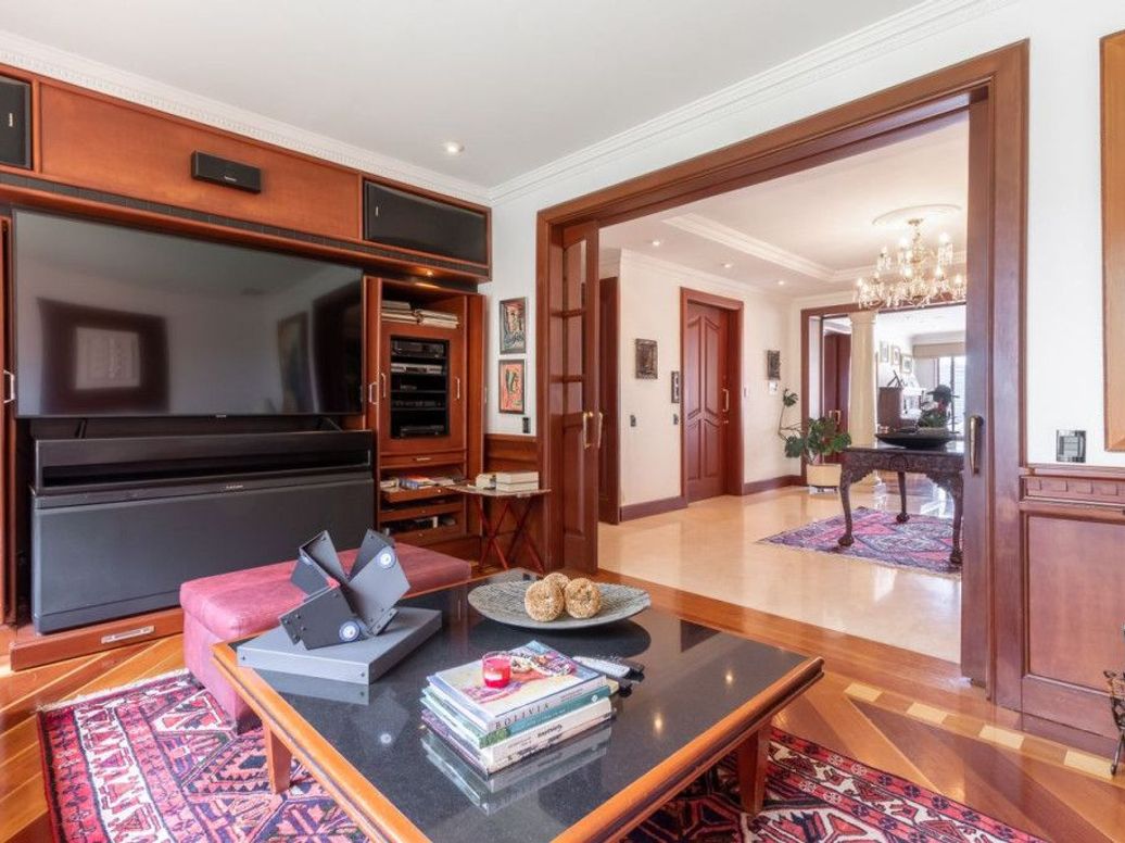 Apartamento de 4 alcobas en arriendo en Cerros De Santa Barbara, Bogotá, 495 m² · foto 12 de 20