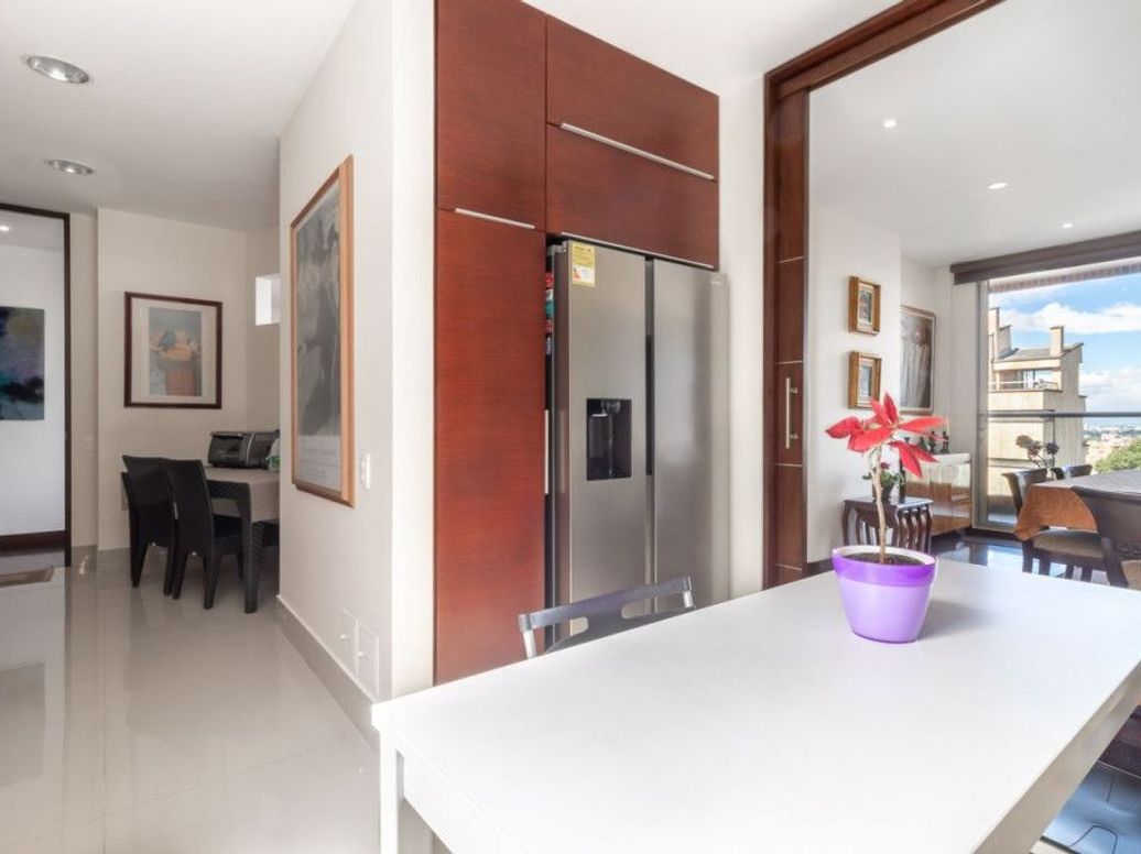 Apartamento de 2 alcobas en venta en El Refugio, Bogotá, 186 m² · foto 10 de 20