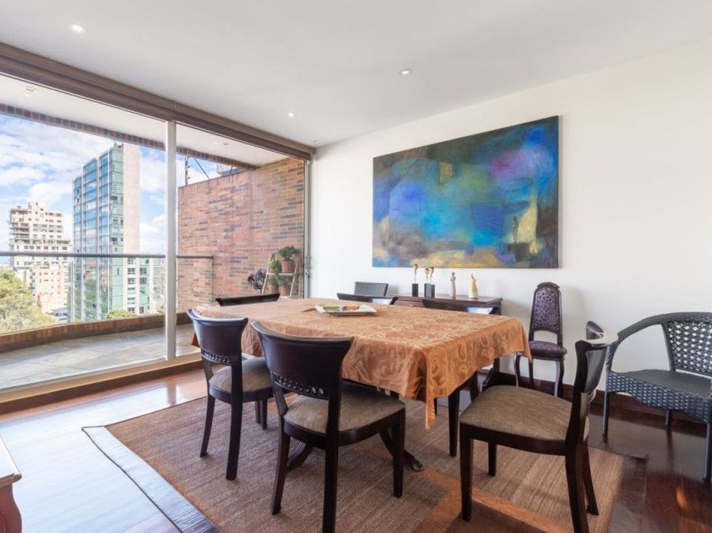 Apartamento de 2 alcobas en venta en El Refugio, Bogotá, 186 m² · foto 6 de 20