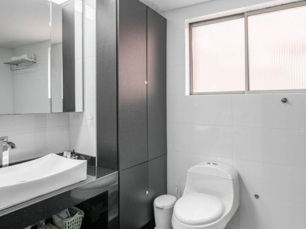 Apartamento de 3 alcobas en venta en Santa Barbara Occidental, Bogotá, 314 m² · foto 14 de 20