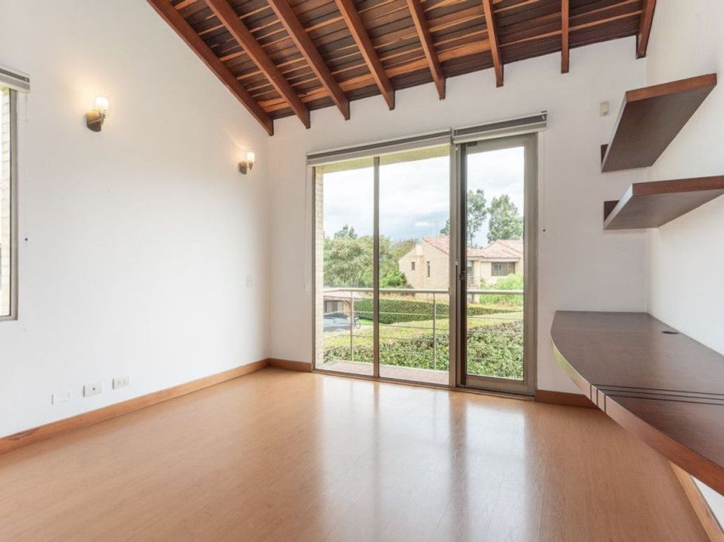 Casa de 4 alcobas en arriendo en Casa Blanca, Bogotá, 293 m² · foto 14 de 20