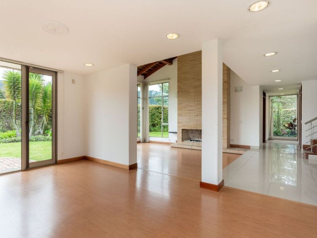 Casa de 4 alcobas en arriendo en Casa Blanca, Bogotá, 293 m² · foto 3 de 20