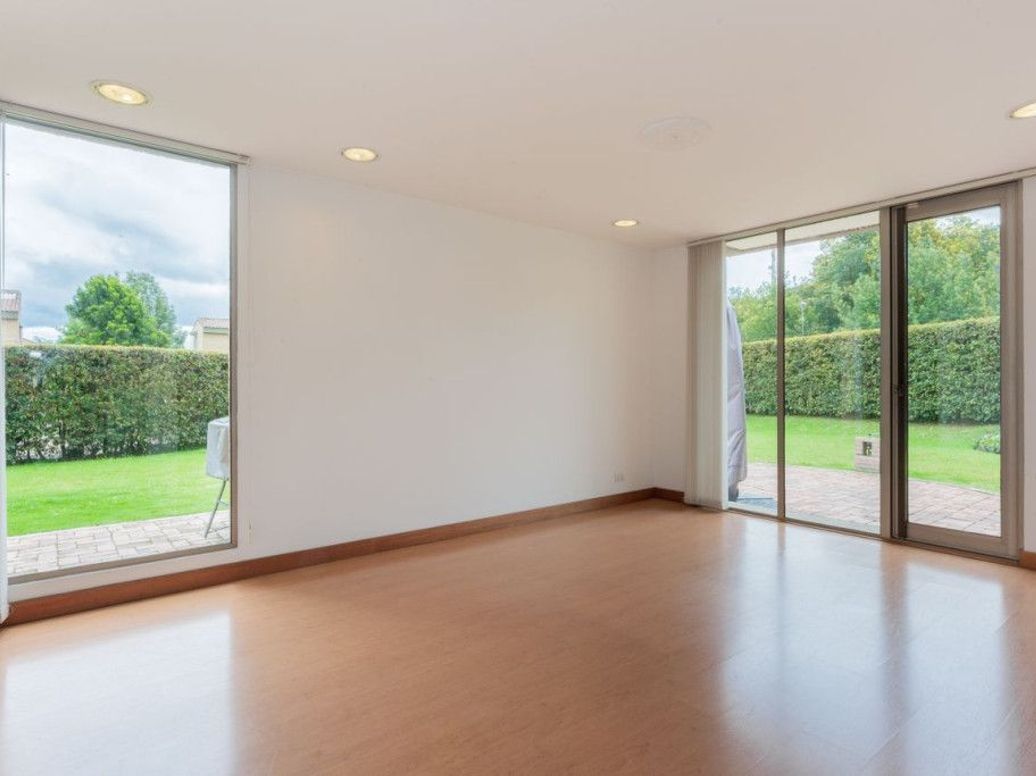 Casa de 4 alcobas en arriendo en Casa Blanca, Bogotá, 293 m² · foto 5 de 20