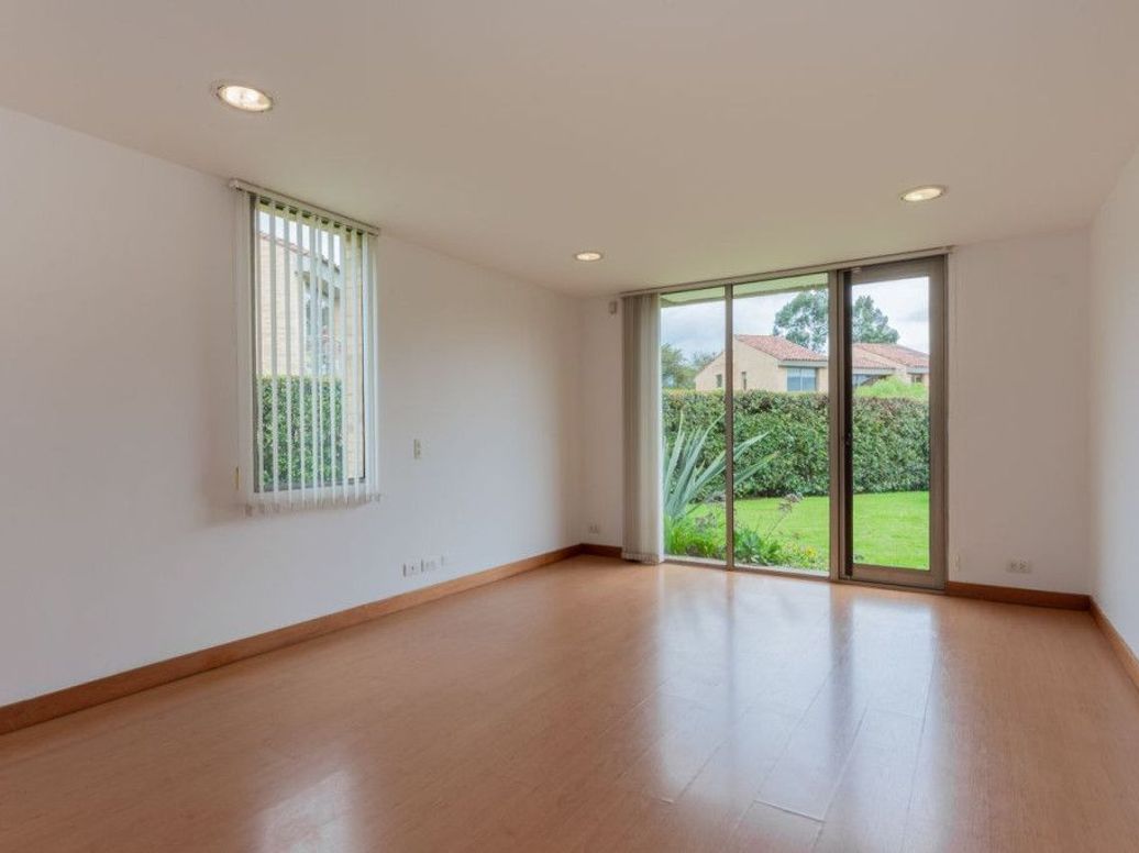 Casa de 4 alcobas en arriendo en Casa Blanca, Bogotá, 293 m² · foto 9 de 20