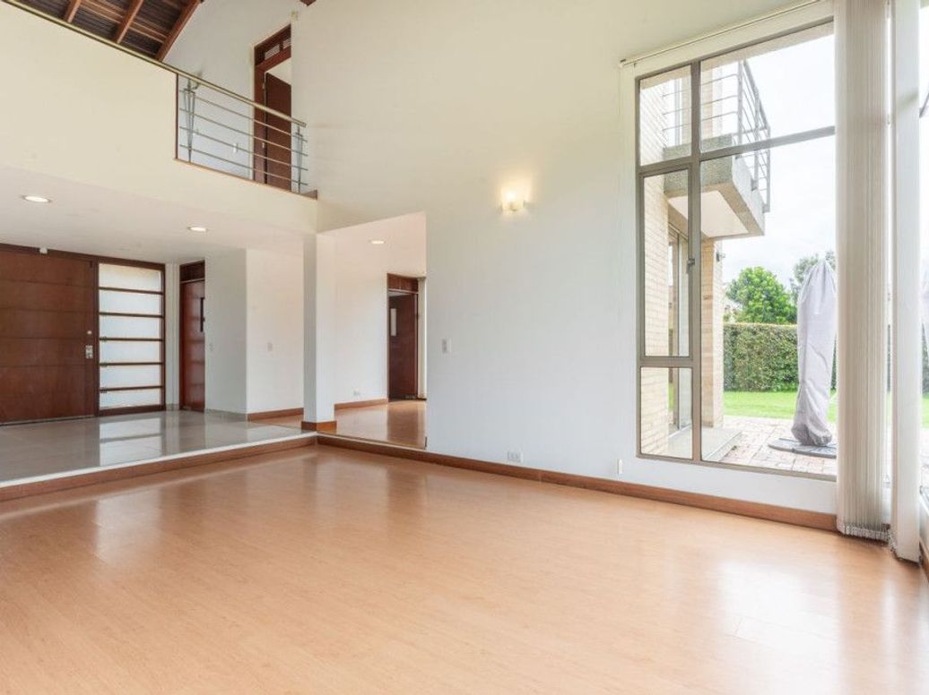 Casa de 4 alcobas en arriendo en Casa Blanca, Bogotá, 293 m² · foto 6 de 20