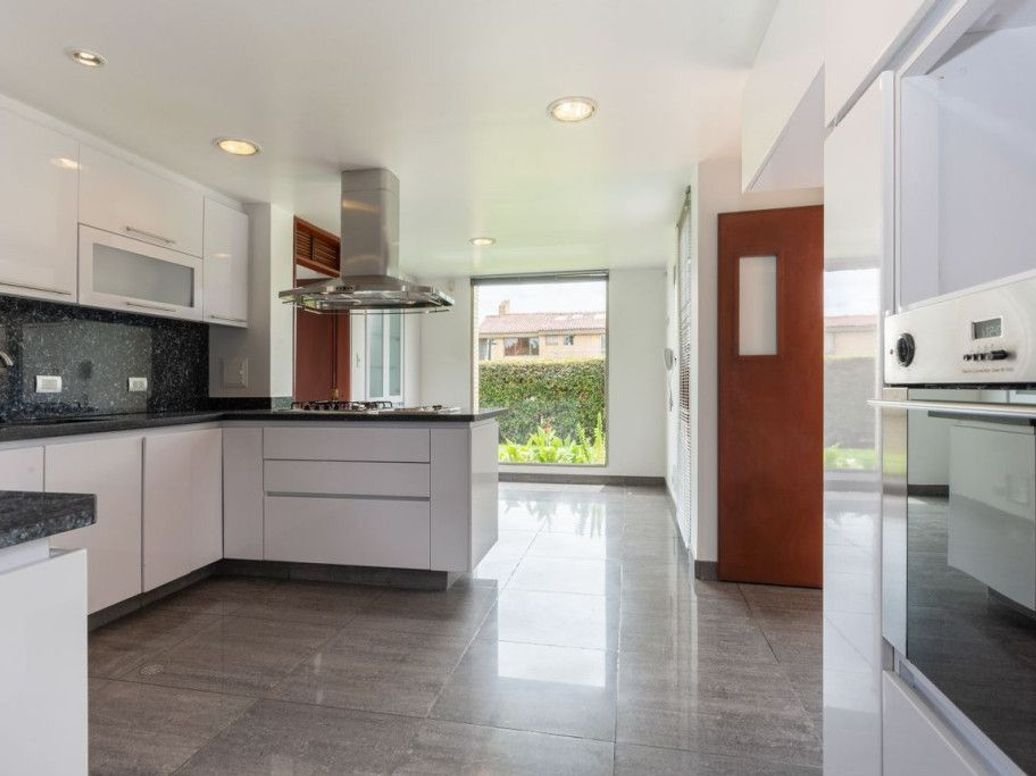 Casa de 4 alcobas en arriendo en Casa Blanca, Bogotá, 293 m² · foto 7 de 20