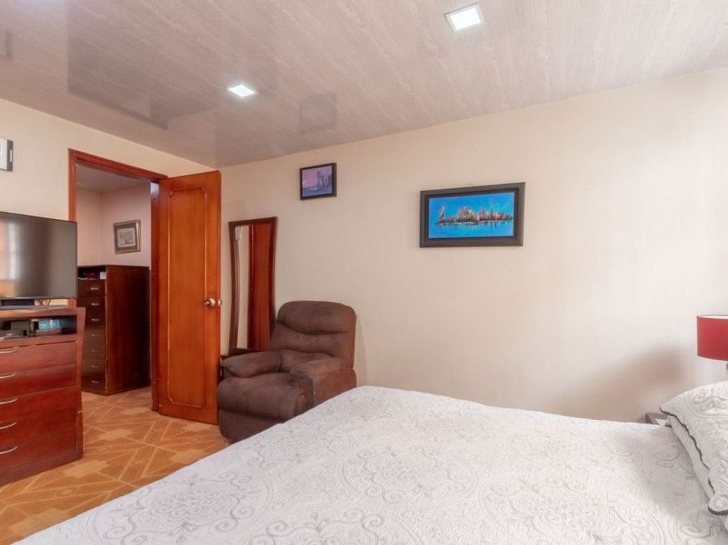 Casa de 3 alcobas en venta en Quinta Paredes, Bogotá, 176 m² · foto 19 de 20
