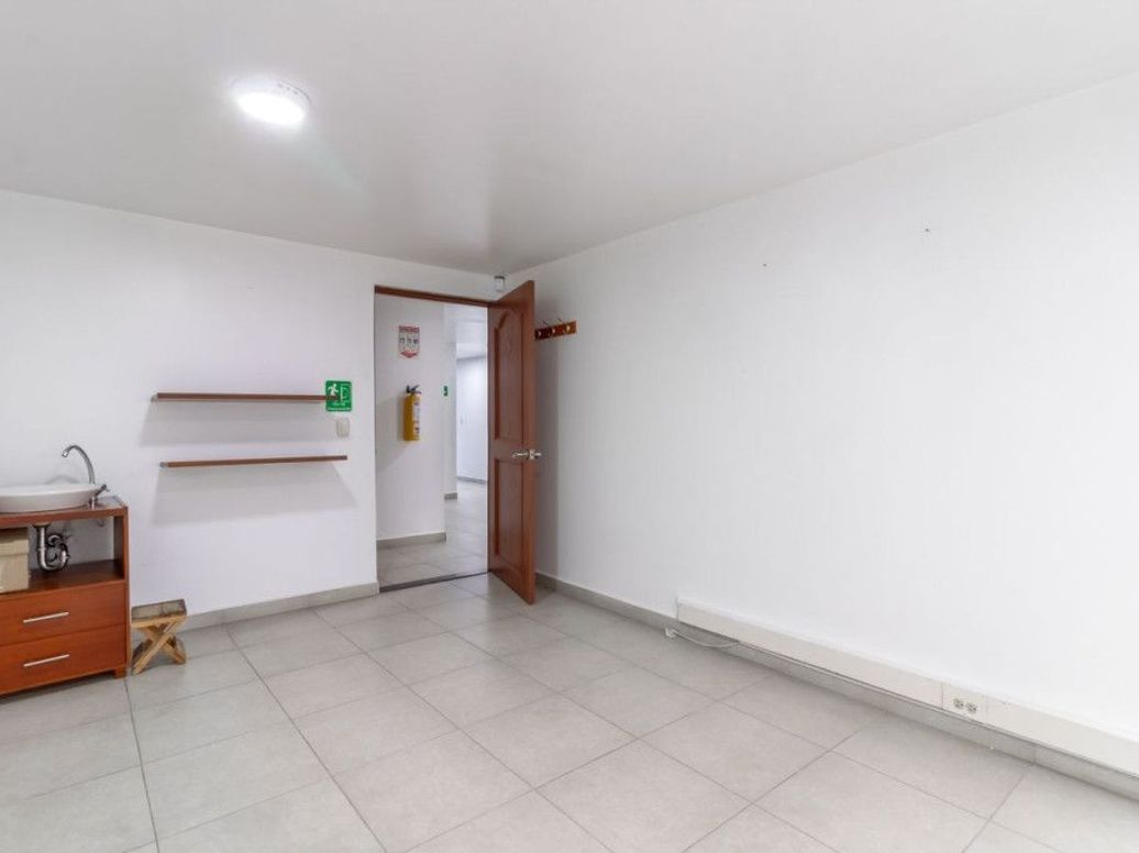 Casa de 12 alcobas en venta en San Patricio, Bogotá, 443 m² · foto 9 de 20